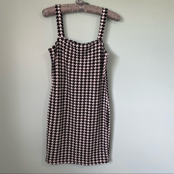 4 for $25 NWOT SHEIN CAMI DRESS - Picture 2 of 8